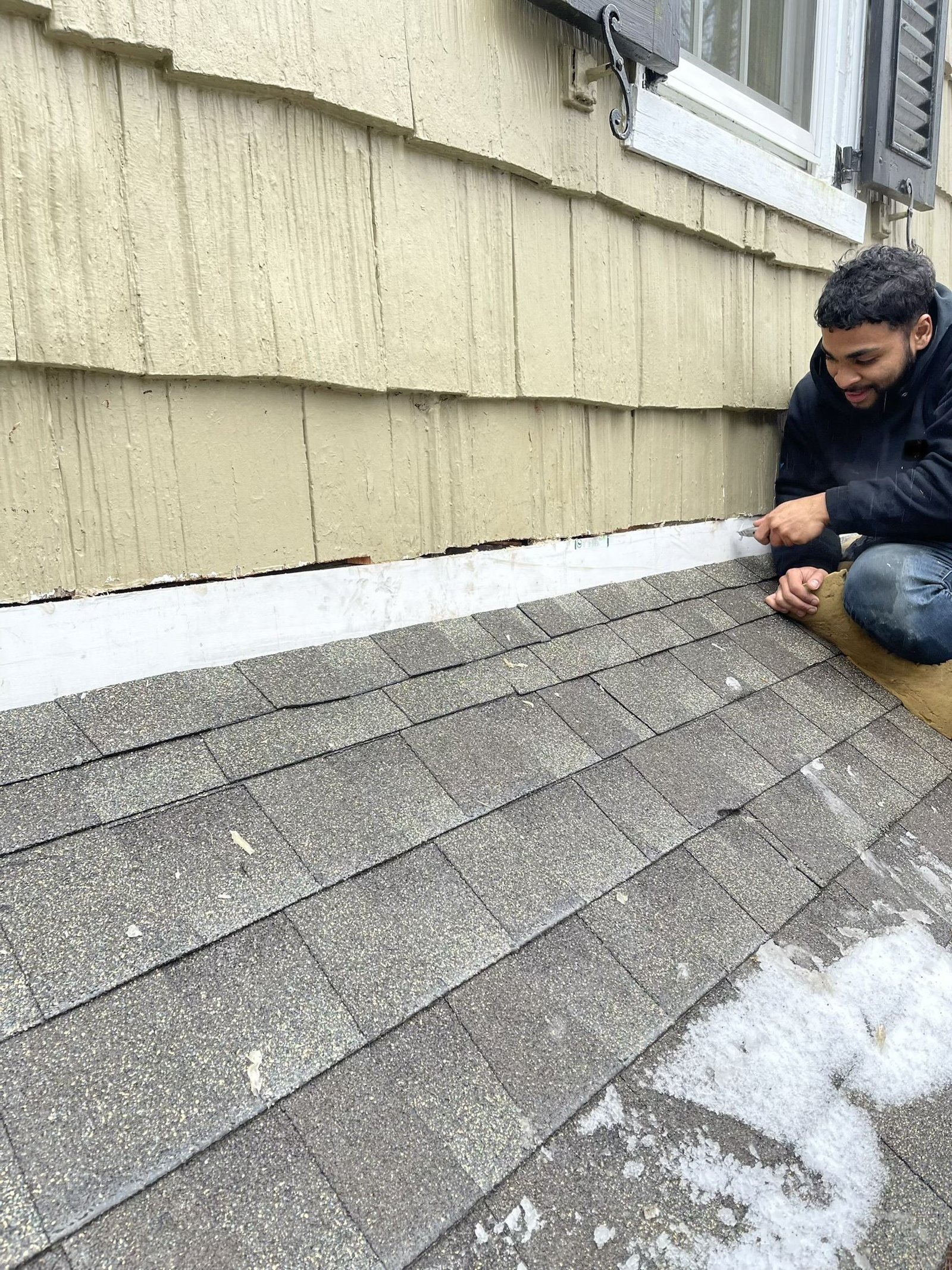 Miguel Cespedes diagnosing a leak on a shingle roof — troubleshooting and roof assessment, PA